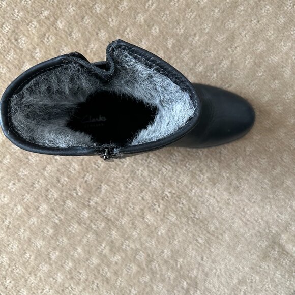 Clark Black Leather Ankle Boots-Size 8 - Picture 4 of 4